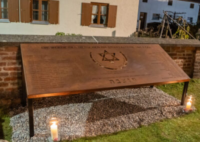 Gedenktafel und Infoschild für die ehemalige Synagoge Binswangen