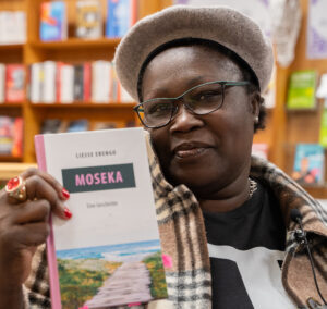 Liesse Ebengo Autorin und Französisch Coach – Fotografie, Video + Social Media